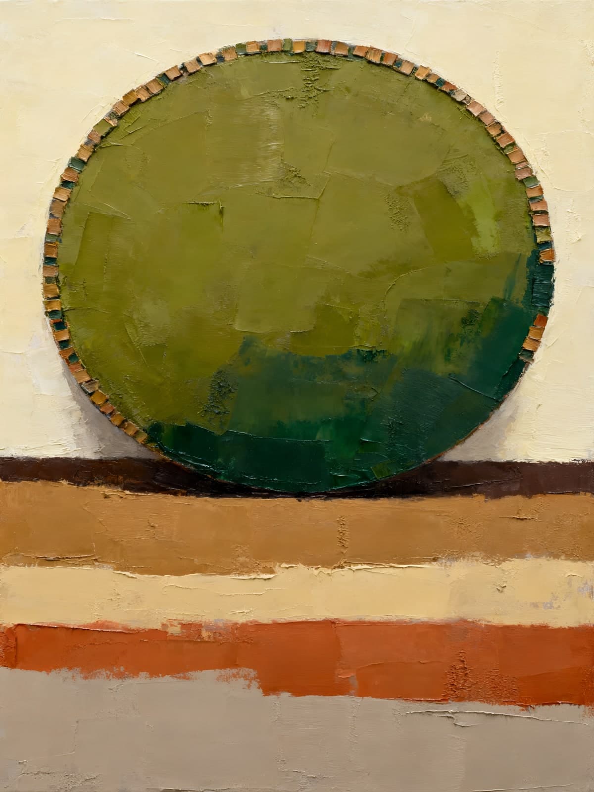 Groene cirkel boven oranje en beige banen