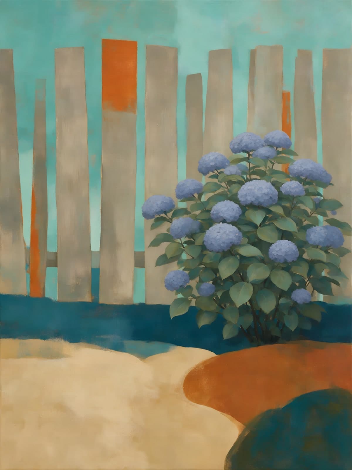 Blauwe hortensia voor een houten schutting