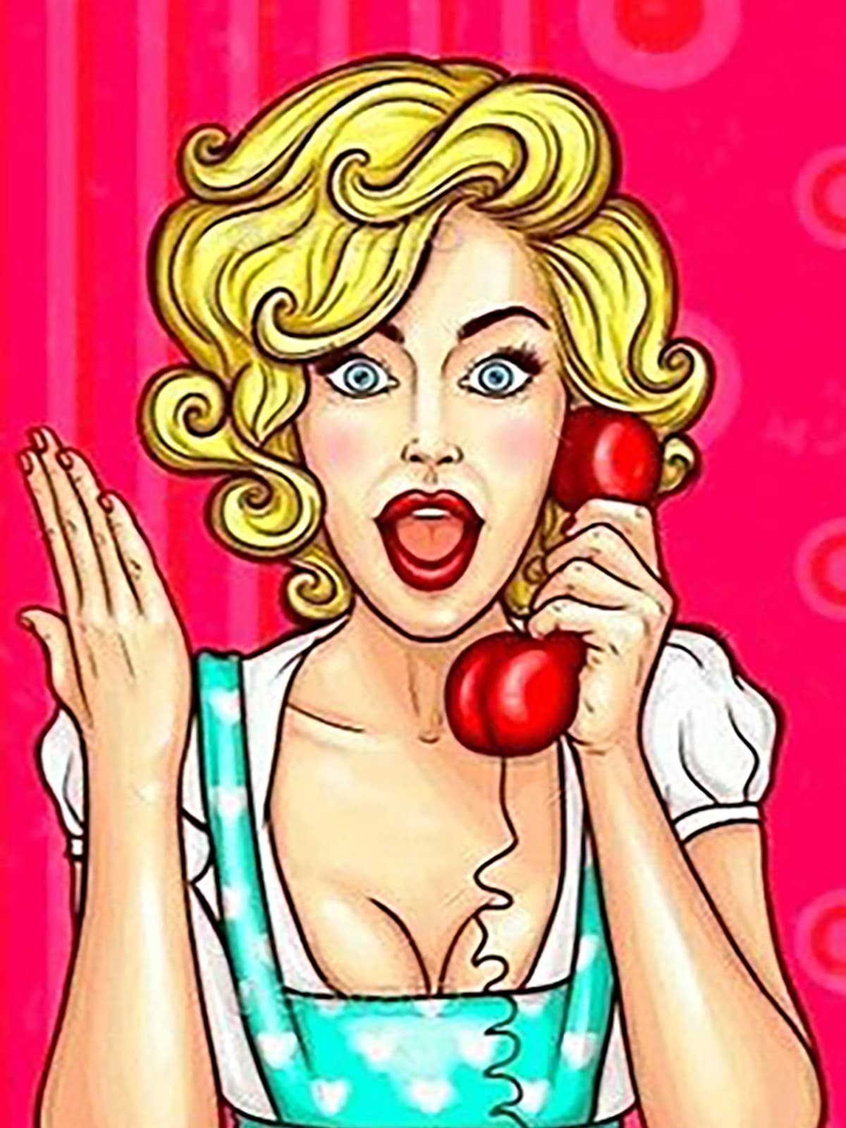 Verbaasde blonde vrouw met rode telefoon