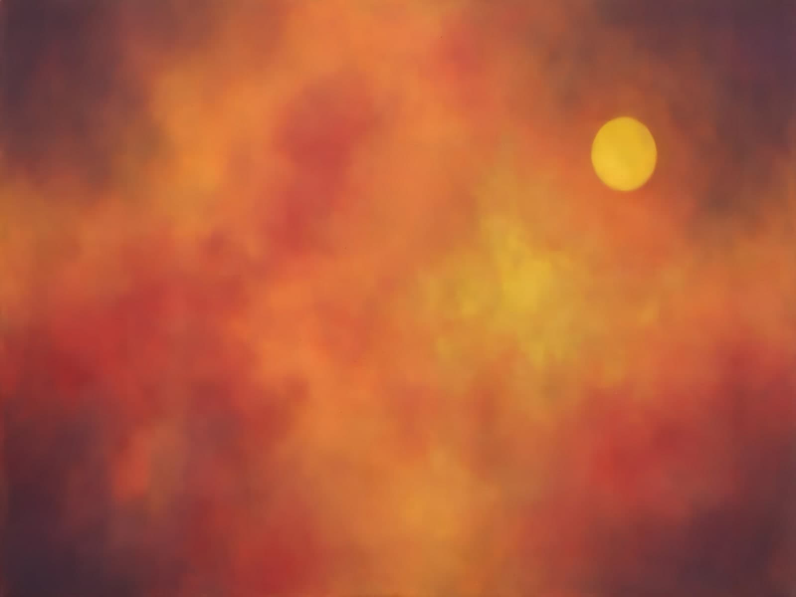 Rood en oranje hemel met gele zon