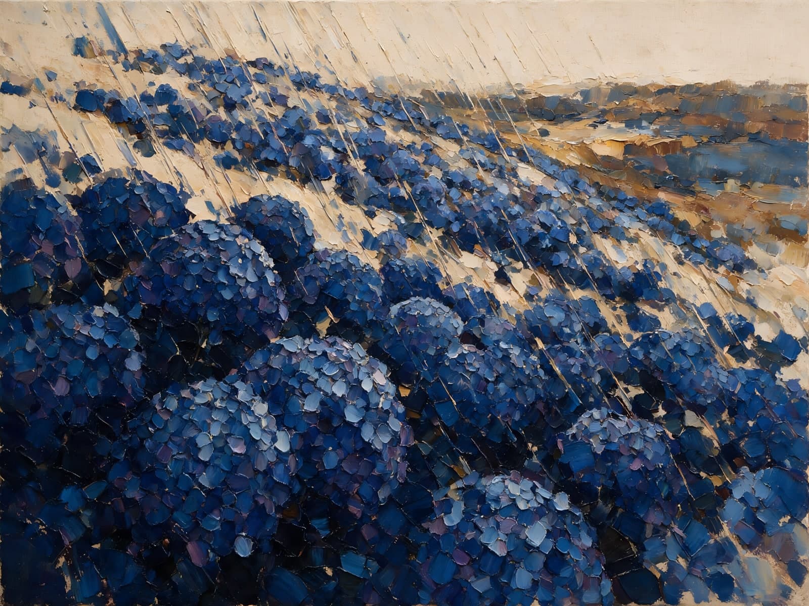 Blauwe hortensia's op een glooiende helling