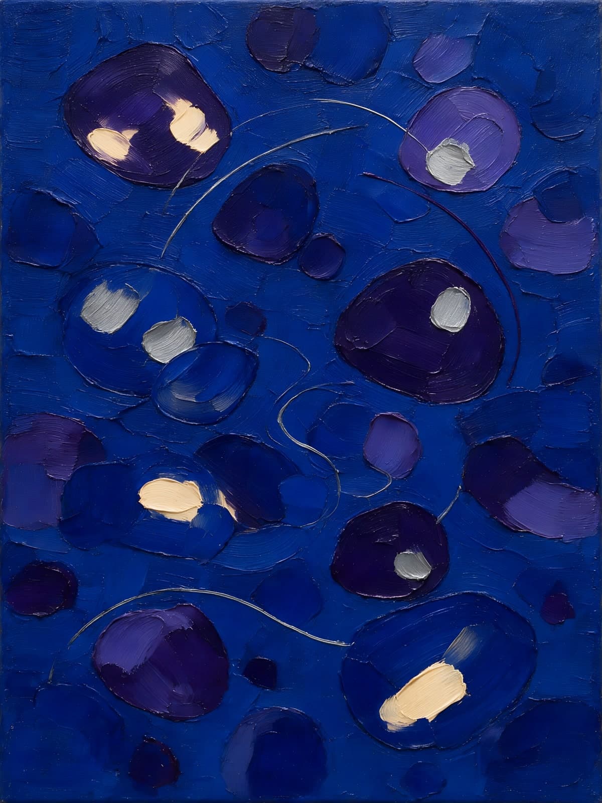 Blauwe cirkels op een kobaltblauw doek